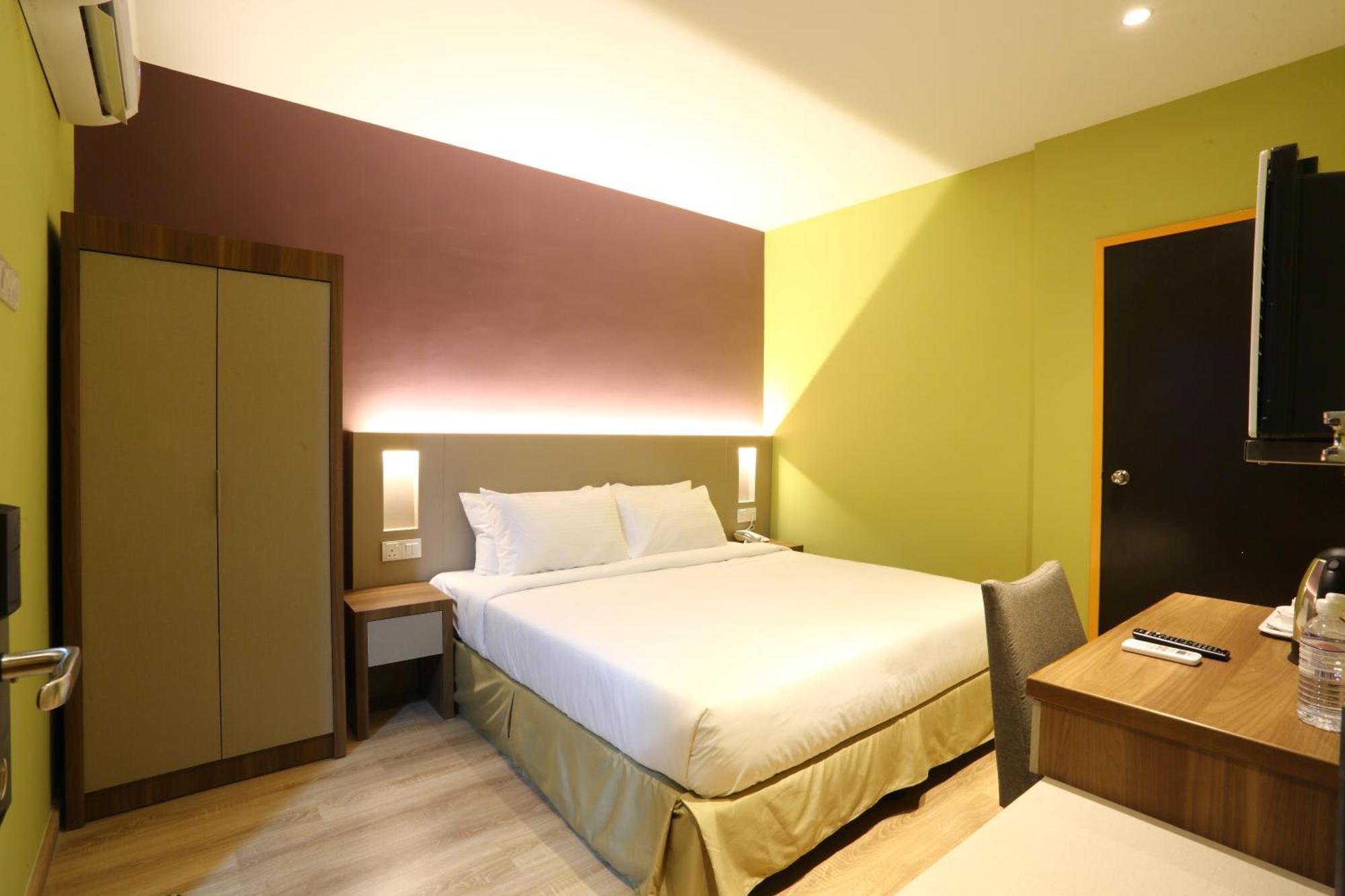 Hotel Zamburger Permas Johor Bahru Bagian luar foto