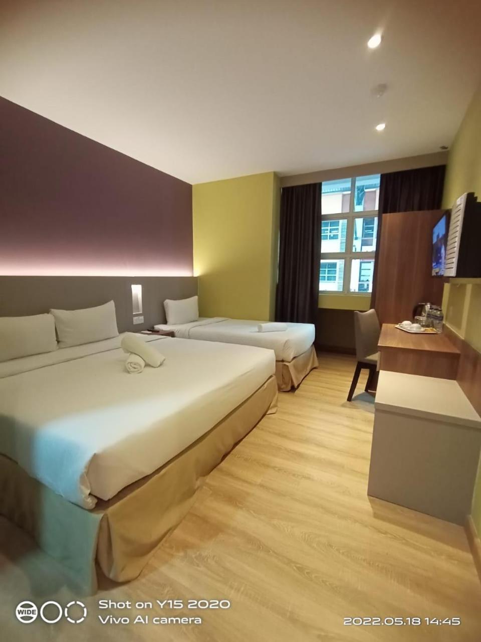 Hotel Zamburger Permas Johor Bahru Bagian luar foto